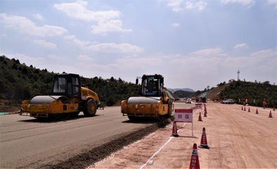 粵贛新通道最新進展:龍尋高速進入路面施工階段