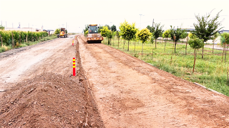 深化“三抓三促”行動 高臺縣建好“四好農村路”，鋪筑鄉村振興幸?！翱燔嚨馈? class=